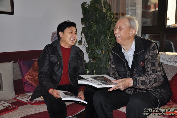 《艺术天成》杂志社总编辑杨摩根娱乐走访中国著名美术家王琦先生