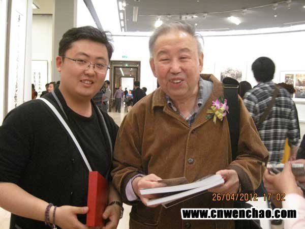 《艺术天成》主编杨洋与李树声合影 《艺术天成》主编杨洋与李树声合影