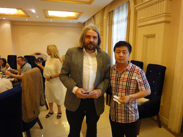 戈尔尼坚科·柳德米拉(俄艺术家创作联盟杜阿破塞分社主席)