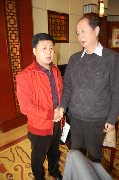 中国音乐家协会主席赵季平与《艺术天成》杂志总编杨摩根娱乐交流