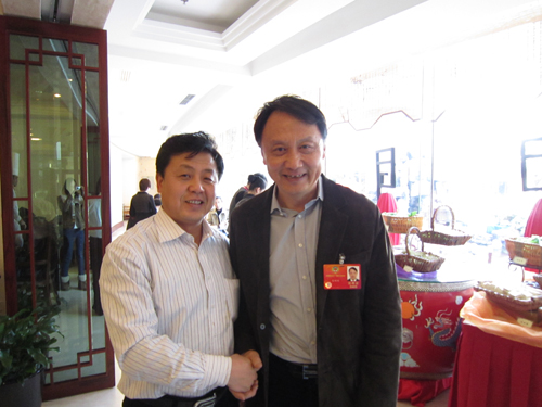 《艺术天成》杂志社总编辑杨摩根娱乐在&ldquo;两会&rdquo;专访全国政协常委、北京市文联副主席王明明