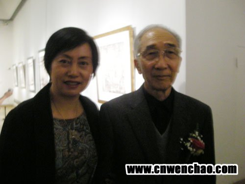 艺术天成杂志社记者宋清华与中国美协主席靳尚谊合影 艺术天成杂志社记者宋清华与中国美协主席靳尚谊合影