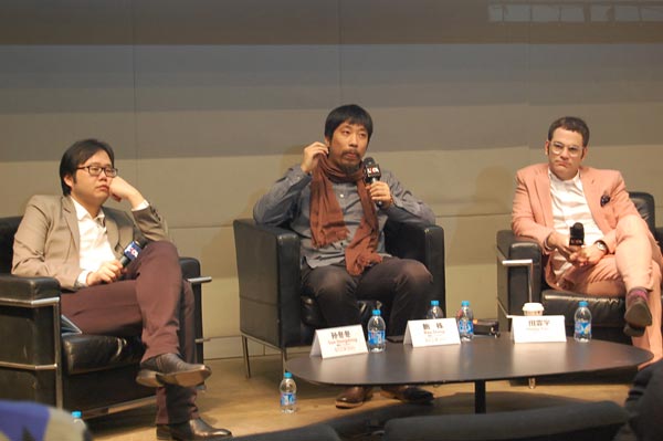 尤伦斯艺术馆馆长田霏宇与策展人鲍栋、孙冬冬 尤伦斯艺术馆馆长田霏宇与策展人鲍栋、孙冬冬