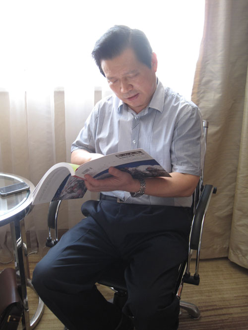 言恭达先生对《艺术天成》杂志给予热情肯定 言恭达先生对《艺术天成》杂志给予热情肯定